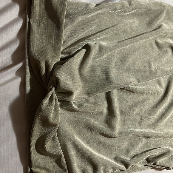 Top - Picture 2 of 4